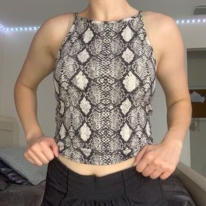 Crop tank top